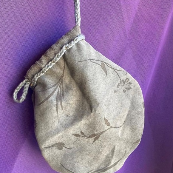 Upcycled handcrafted carry pouch Druid Celtic amulet - Picture 2 of 10